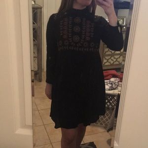 Black long sleeve casual dress